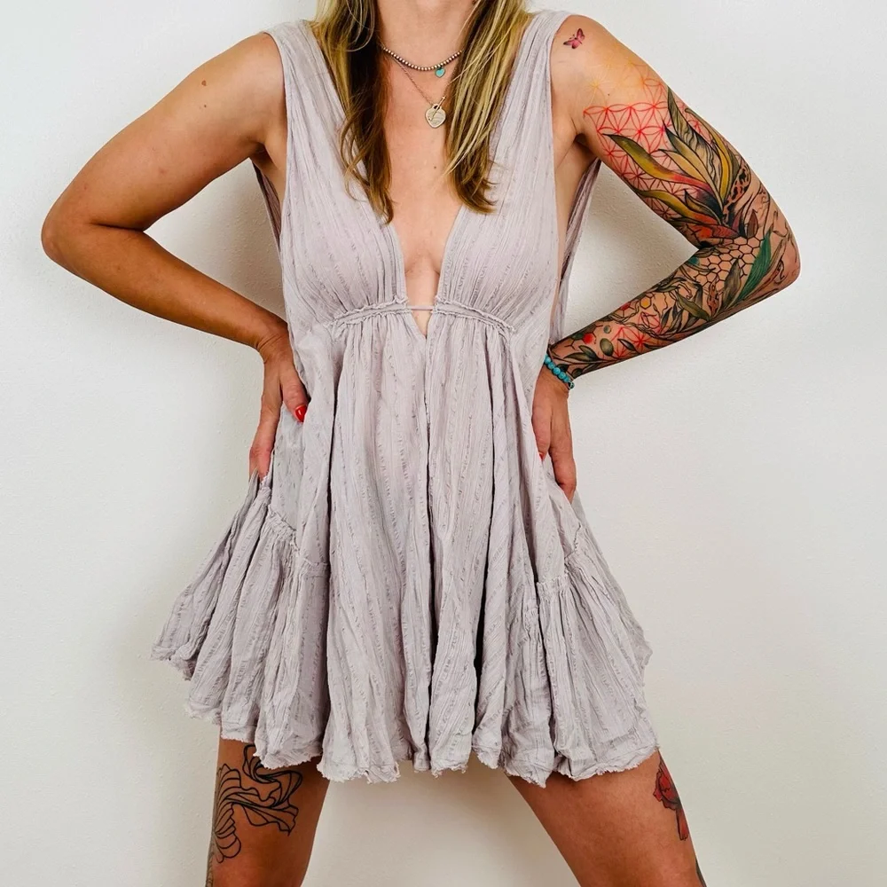 Free People Beach Emma Louise Mini
Lavender dress slip - Picture 4 of 8